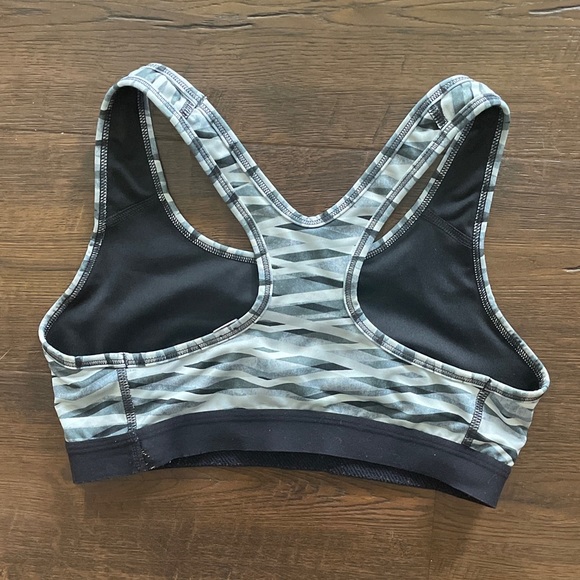 Nike Dri-fit Sports Bra Small - Picture 3 of 3